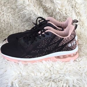 ~WOMANS AIR ATHLETIC RUNNING SHOES~